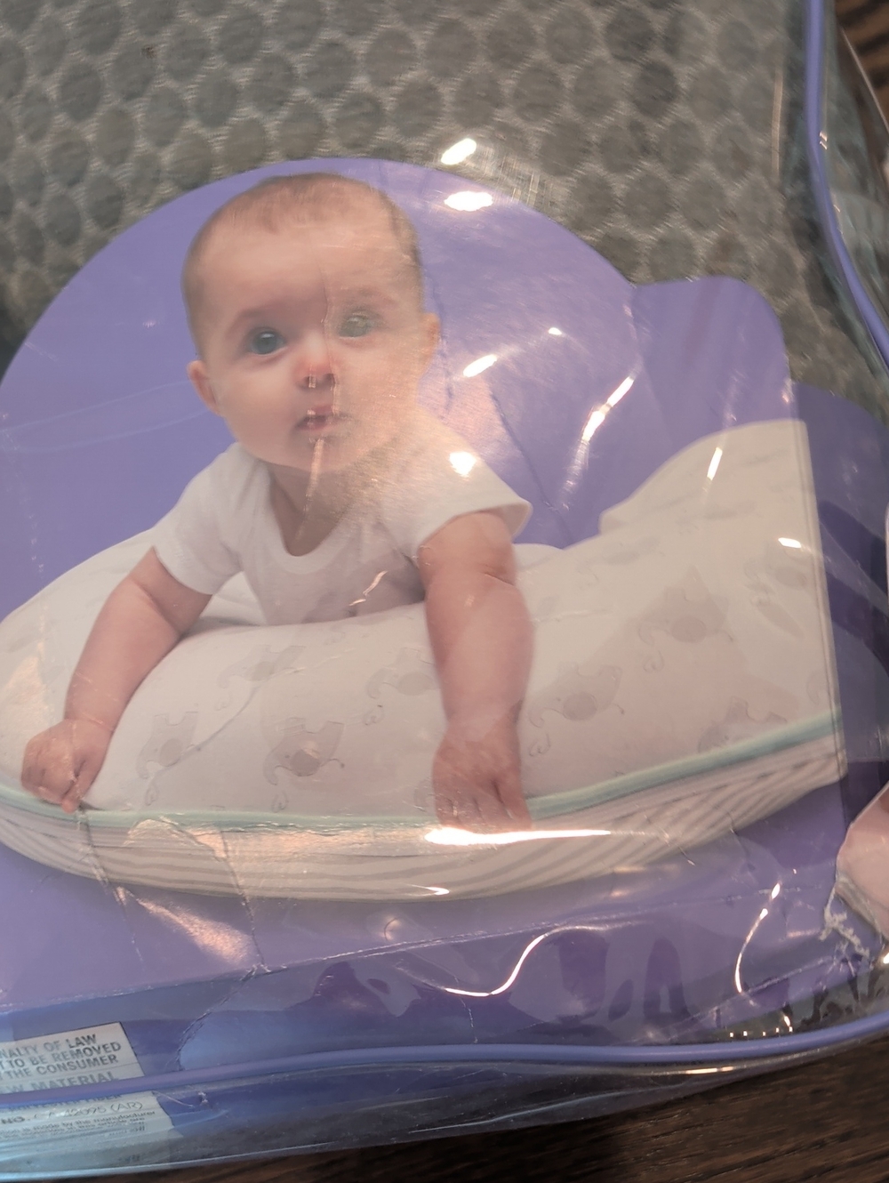 Boppy Bare Naked Nursing Pillow with extra cover - Picture 9 of 10